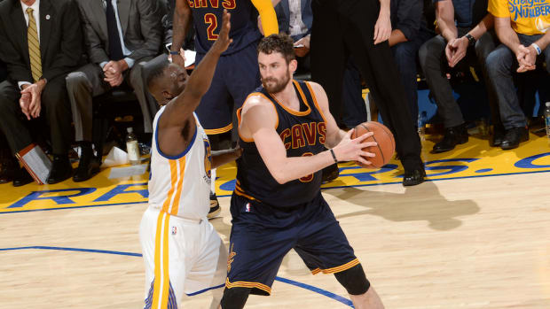 kevin-love-out-finals-concussion-cavaliers-warriors.jpg
